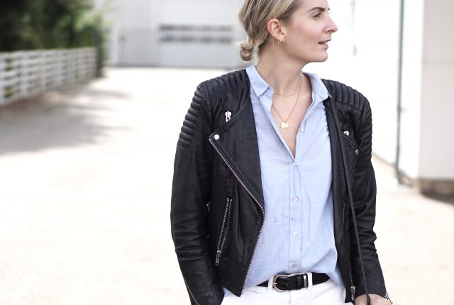 Style: white jeans & blue shirt.