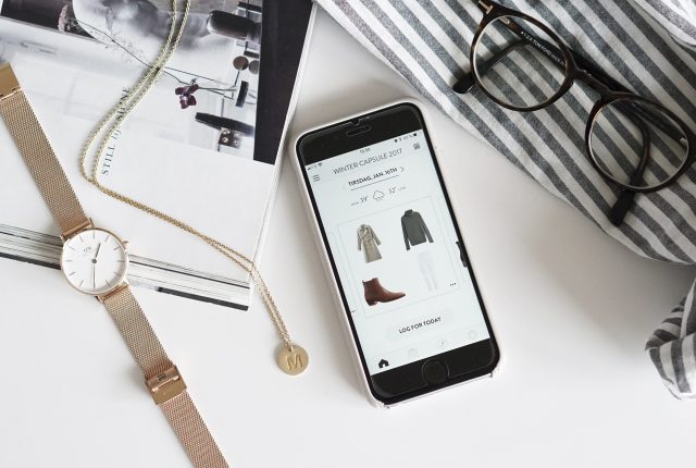 3 apps to help you organize your wardrobe (and lower your consumption)